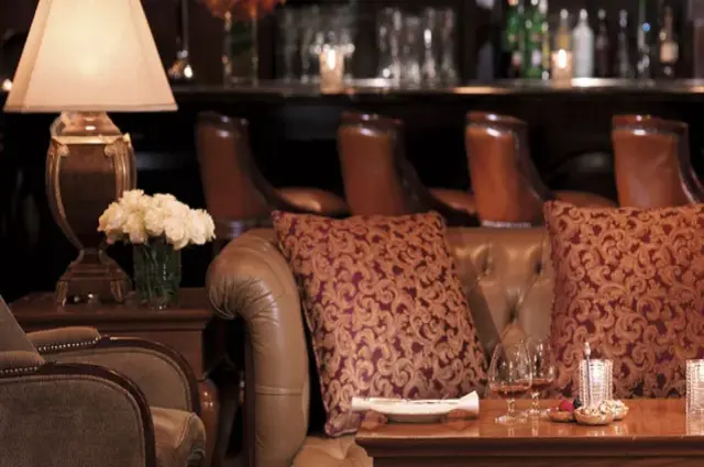 Tailor Made Holidays & Bespoke Packages for The Ritz-Carlton, Dubai
